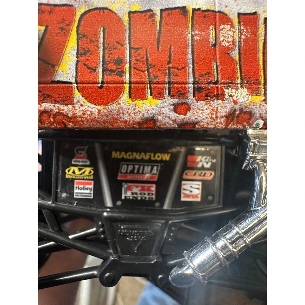 Monster Jam Zombie Monster Truck 1:24 Scale Die-Cast Toy Vehicle 2021 BKT Tires - Picture 9 of 11